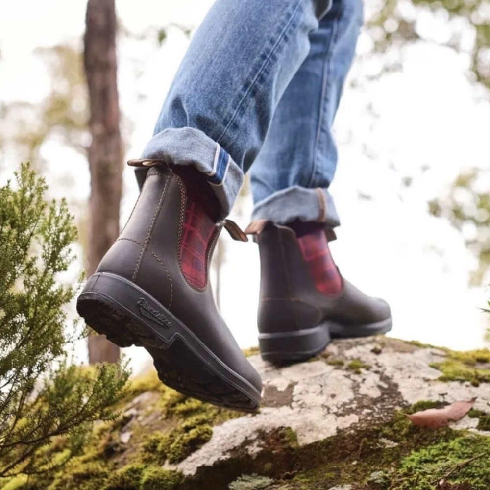 Blundstone Original #2100 boots with tartan detail, size 7.5